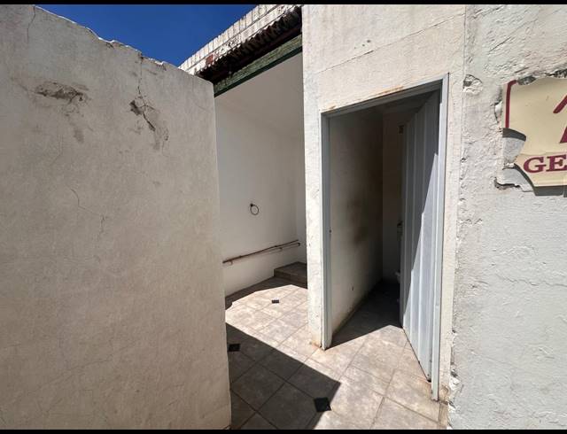 2,230M² INDUSTRIAL YARD FOR SALE IN KEMPTON PARK CENTRAL